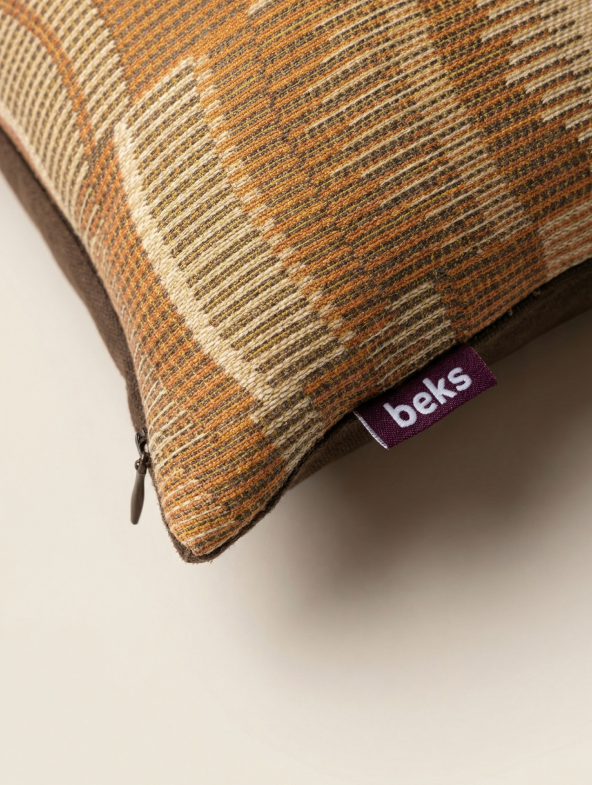 Detailopname gevlochten kussen, productfoto laten maken met AI